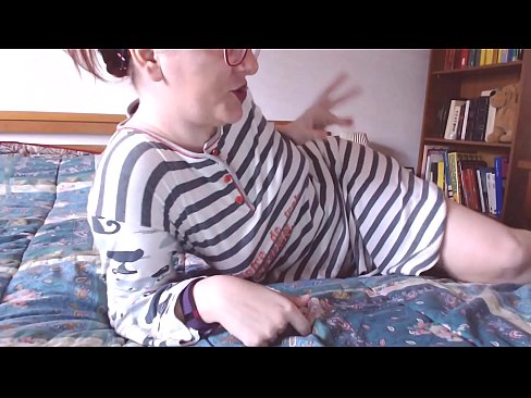 ❤️ この大きな黒いチンコを口に含む小さな奴隷 ❤️❌ セックスビデオ ❌️