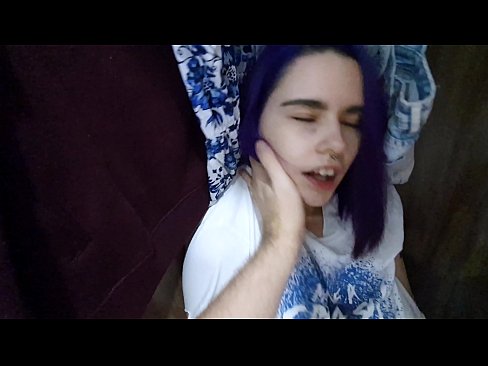 ❤️ 押し入れの中の姉ちゃんを発見し、イクのを手伝う ❤️❌ セックスビデオ ❌️
